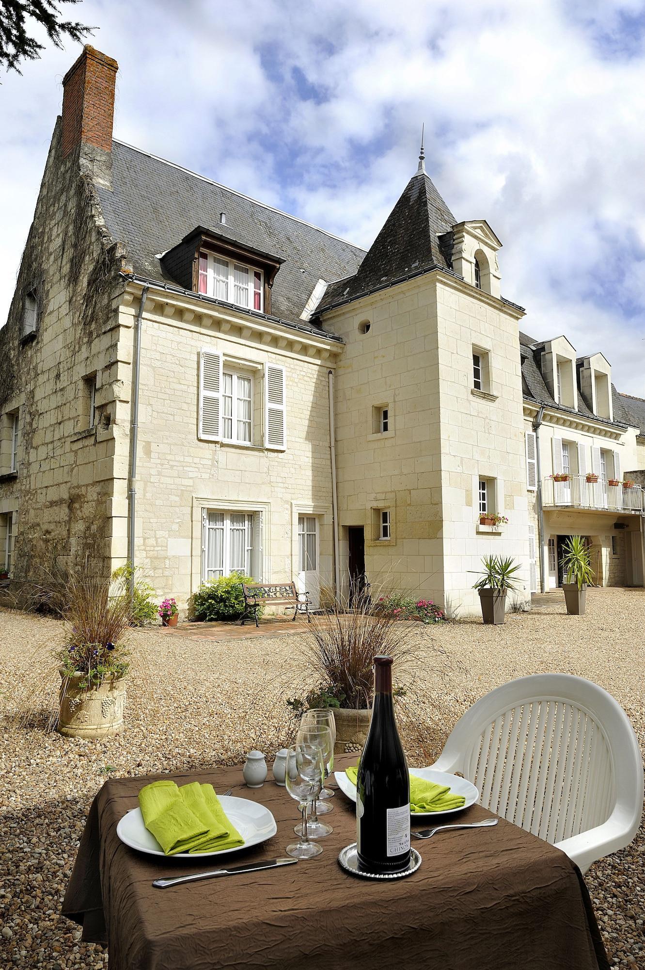 Logis Manoir De La Giraudiere Beaumont-en-Véron Exterior foto